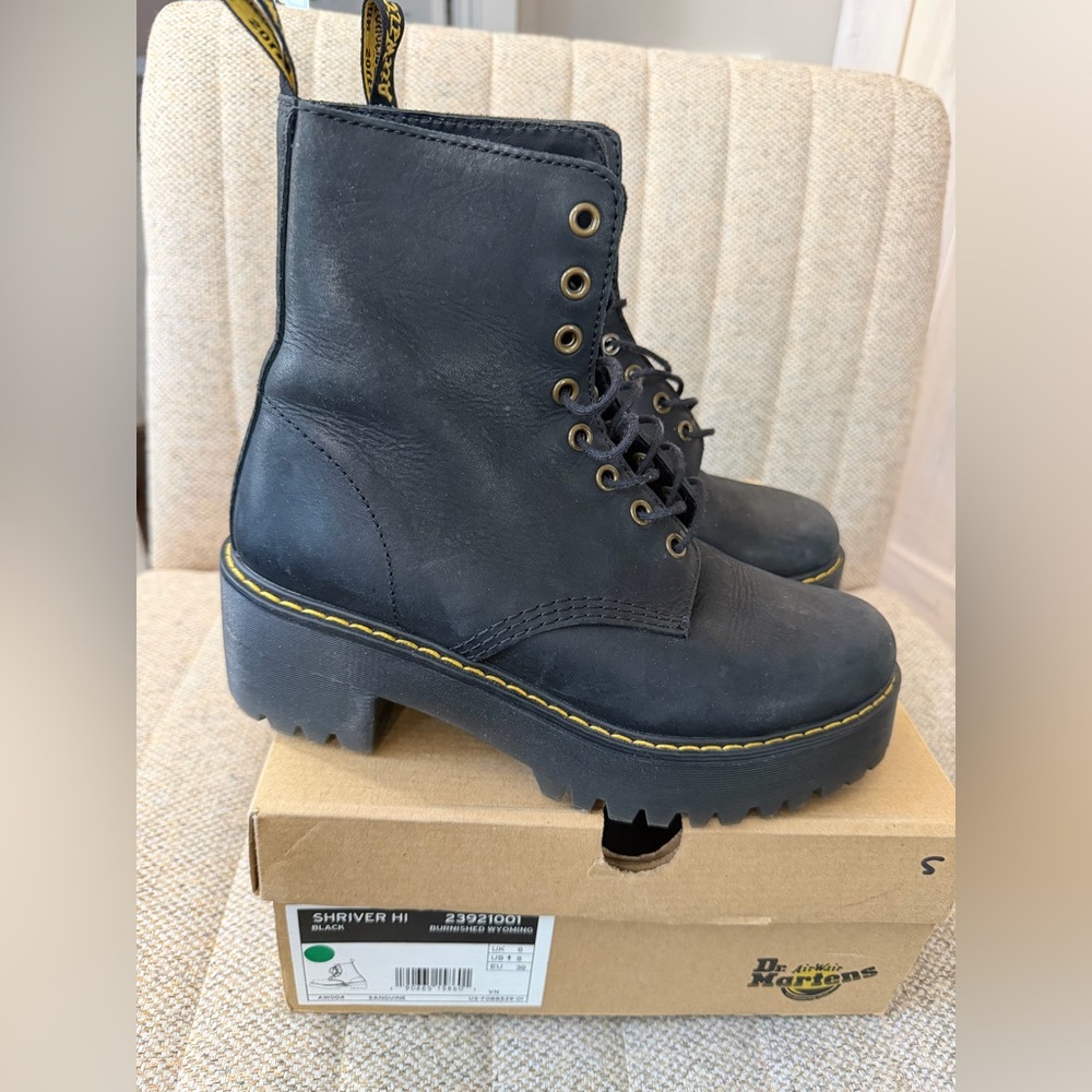 EUC with box! DR. MARTENS Black Platform Shriver Hi Boots, sz 8 US women's